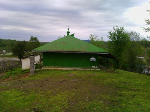 بقعه آقا شمس الدین مژدهه شهرستان شفت