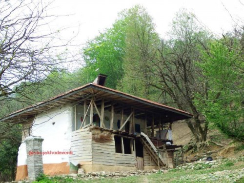 زیبایی های جاده قدیمی و متروکه گنجار به امام زاده اسحاق