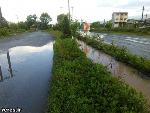 عدم لایروبی کانال آبرسانی و آبگرفتگی خیابان مطهری شهر شفت