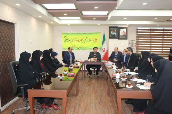 دیدار فرماندار شفت با آموزگاران نهضت سواد آموزی
