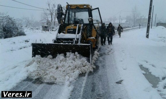 مشارکت مردم جیرده برای بازماندن راه های مرکز دهستان