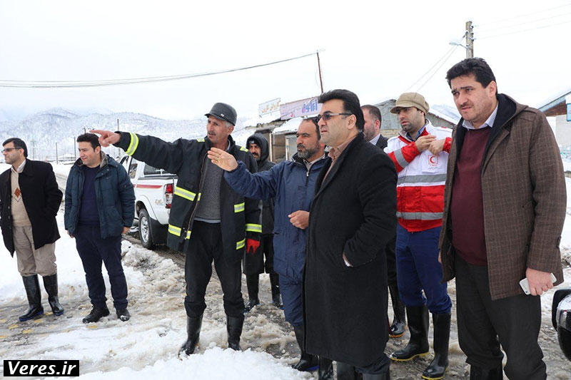 بارش برف و حضور فرماندار شفت و مسوولین شهرستان در نصیرمحله