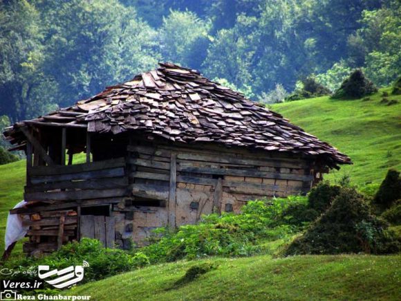 خانه روستایی در جنگل های امامزاده اسحاق