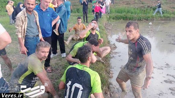 فوتچل ، فوتبال در گل و لای شالیزار